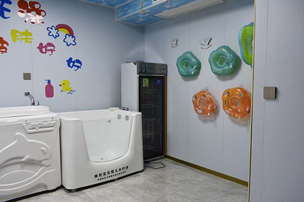 嘉祥寶寶護(hù)理游泳館